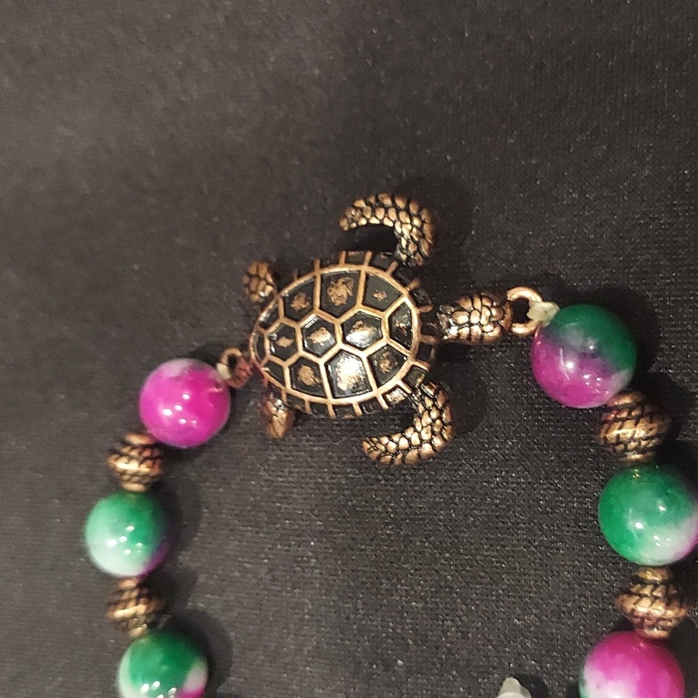 NWT Gemstone Bracelet Set with Turtle and Seashell Charms - Picture 7 of 7